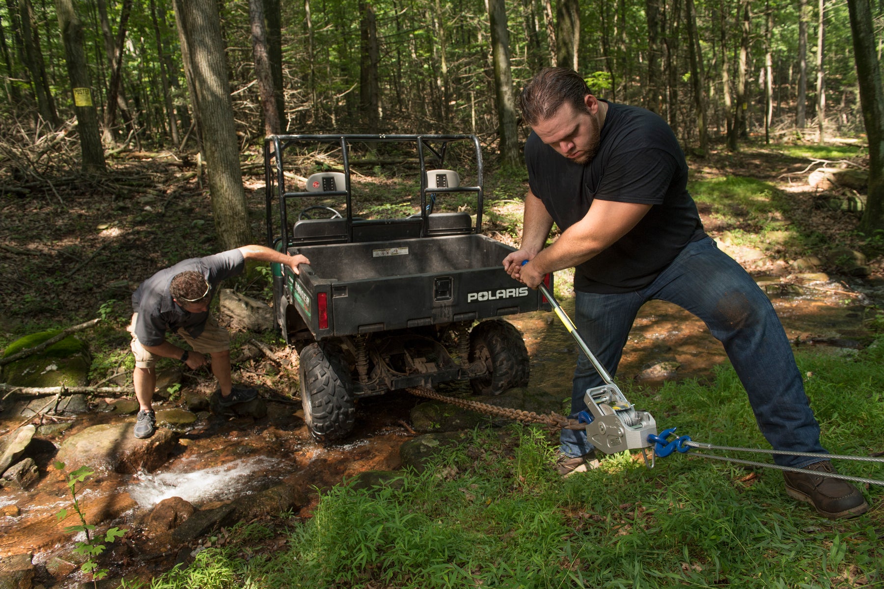 Off-Road Equipment: Mounted Electric Winch vs Lug-All Winch Hoist