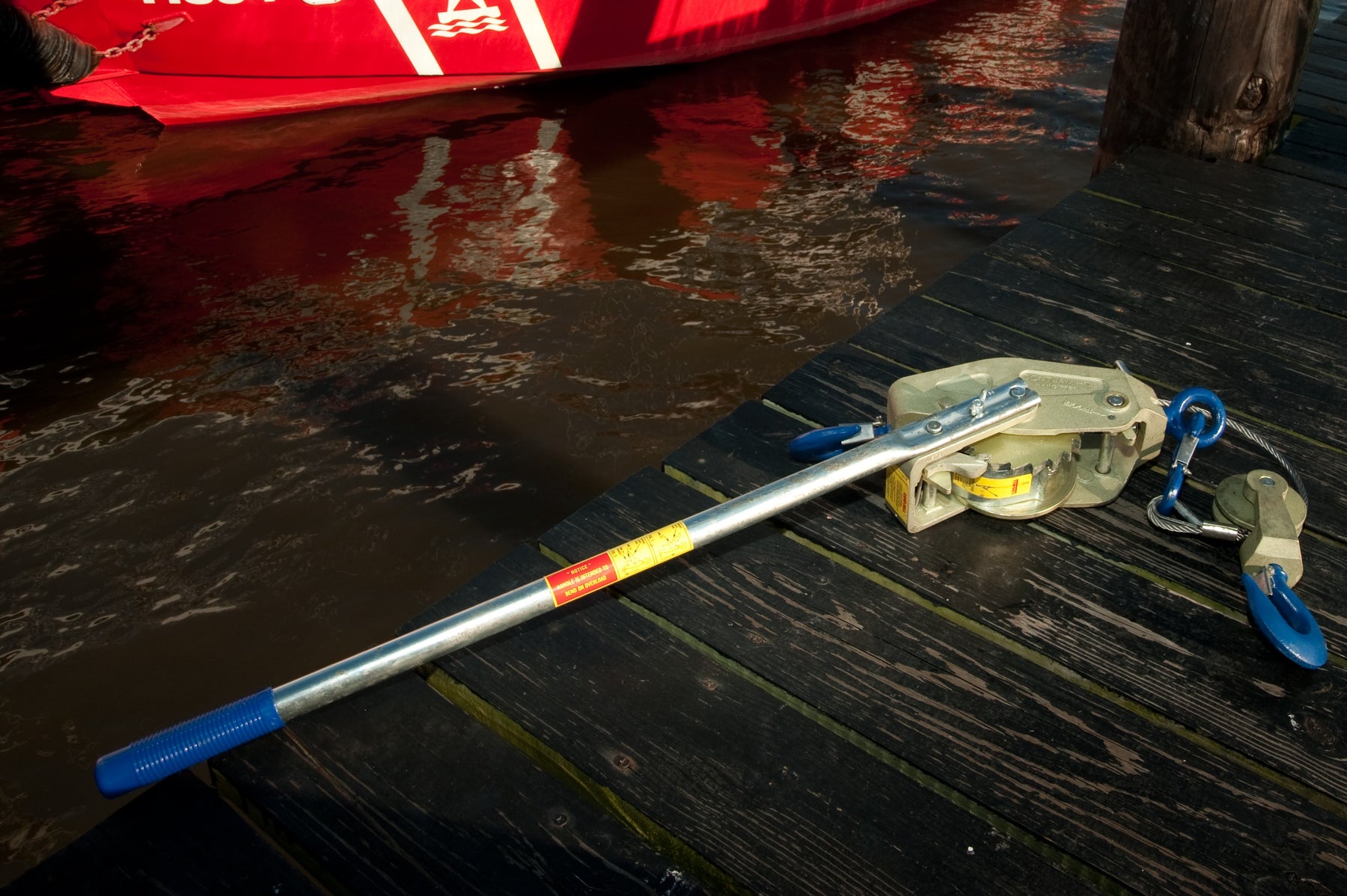 Dock Company Uses Lug-All Winch Hoists for Construction and Maintenance of Freshwater Floating Docks